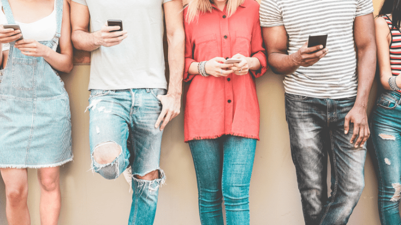 LMDS_Ados et telephone-min